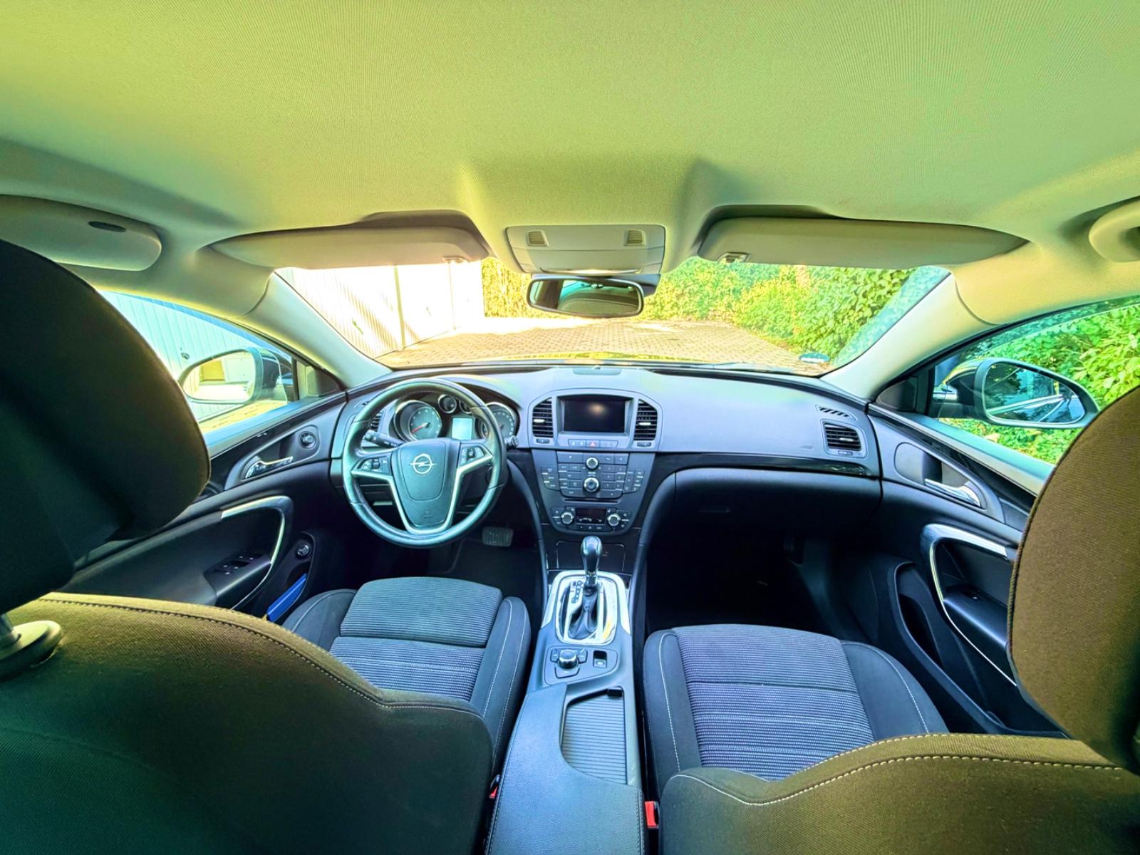 Opel Insignia 2012 — photo 9
