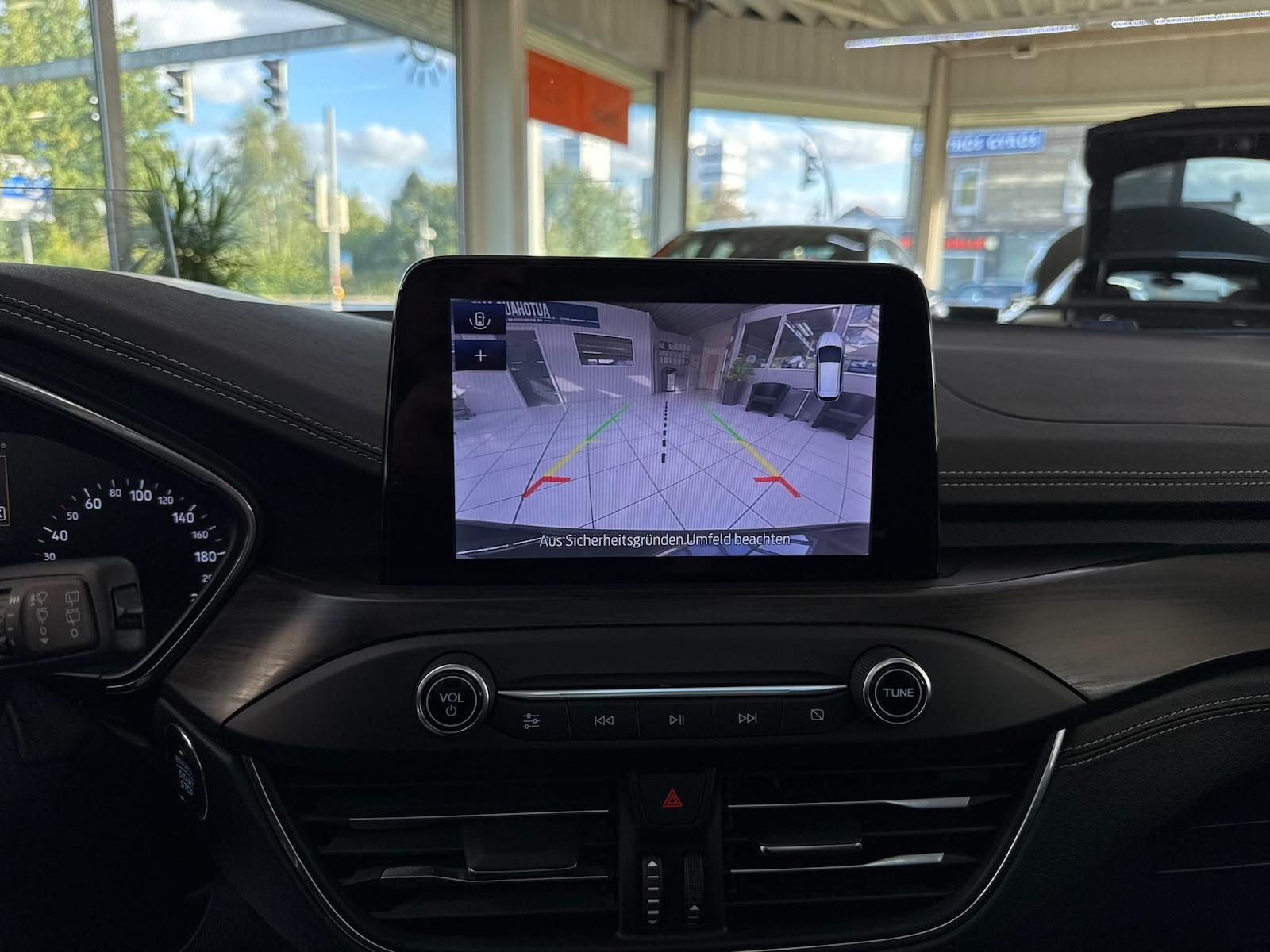 Ford Focus 1.5 Vignale Pano Leder CAM LED ACC Head Up