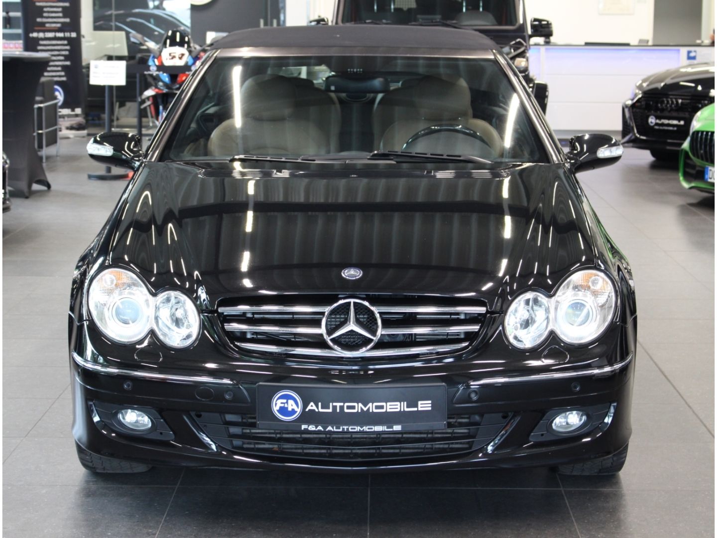 Fahrzeugabbildung Mercedes-Benz CLK 200 K Cabrio Navi*Massagesitz*Sportpaket