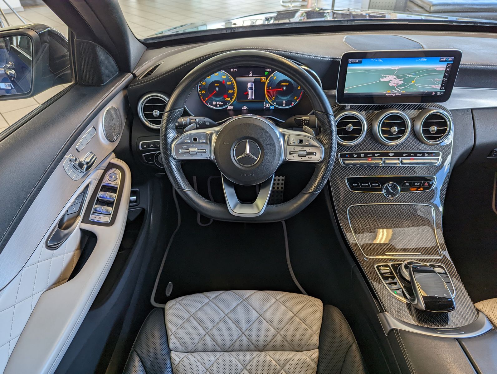 MERCEDES-BENZ C 300 d AMG Multbeam Burmester Memory designo 19 - Image 19