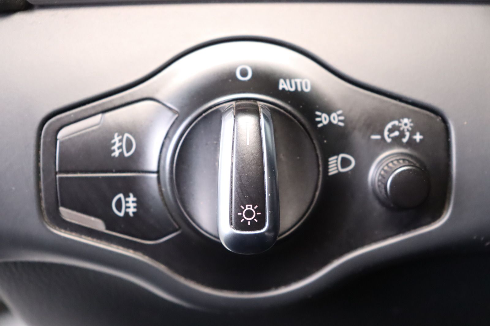 Fahrzeugabbildung Audi A4 2.0 TDI S line Avant * Sitzhzg. * Alcantara *