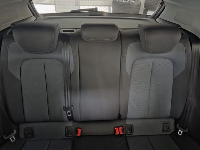 Q2 design ultra 1.0 TFSI LED NAV GRA PDC CLI GJR