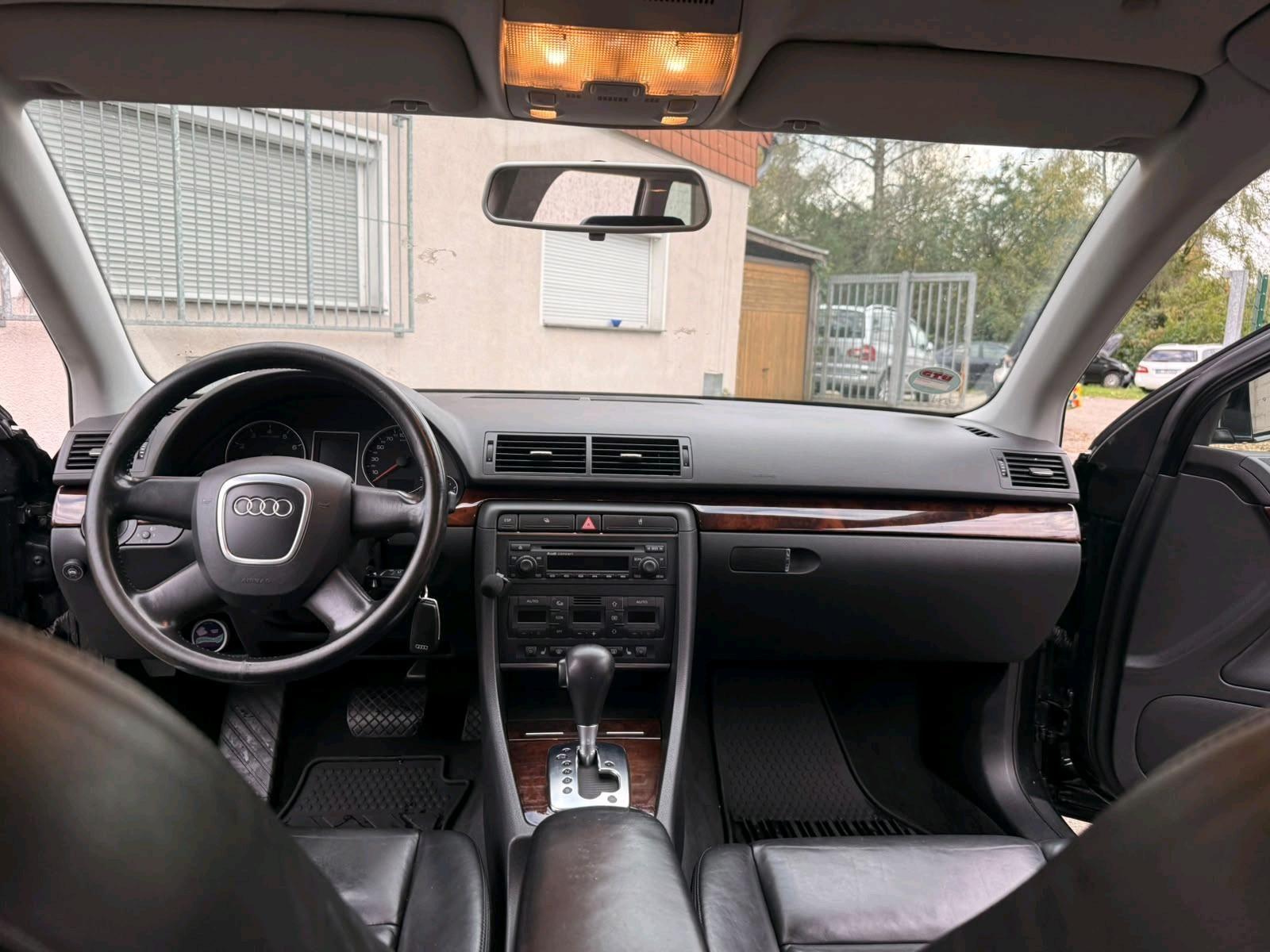 Audi A4 2005 — photo 13