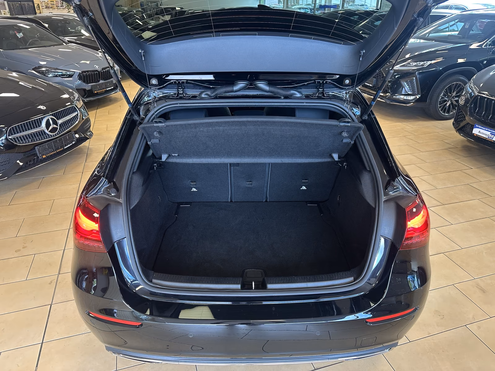 Mercedes-Benz A-Class Progressive*MBUX*S.Dach*ACC*CAM*Navi*SHZ*, миниатюра 6