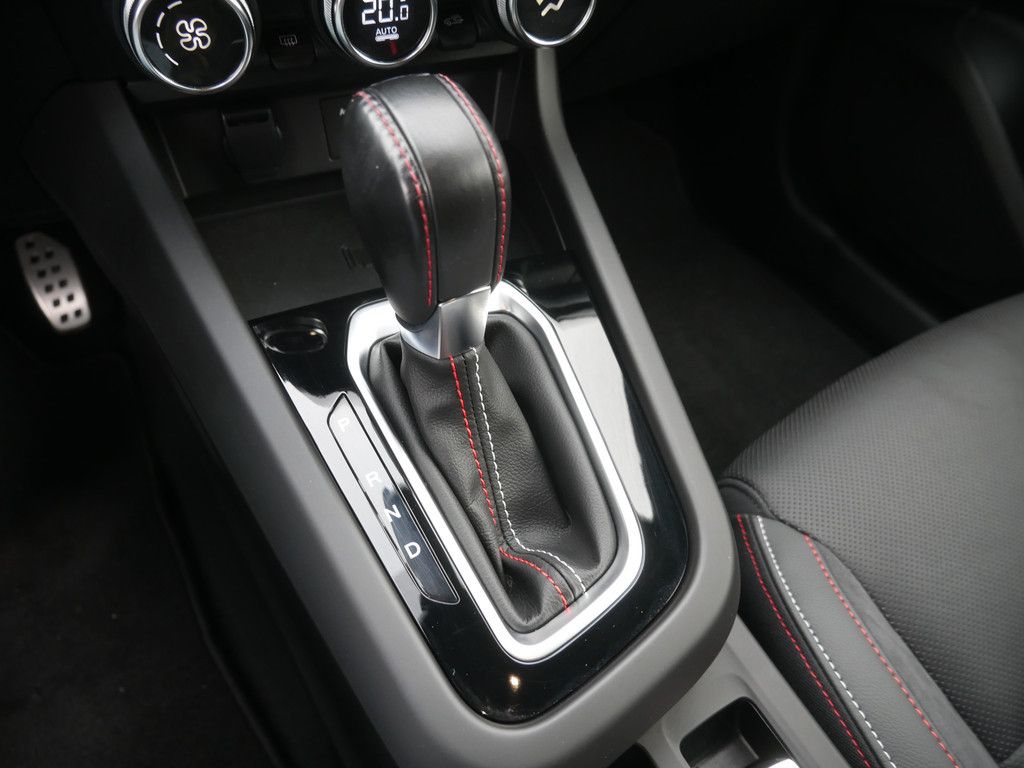 Fahrzeugabbildung Renault Arkana R.S. Line TCe 160 SHZ KAMERA NAVI ACC LED