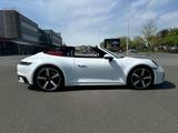 Porsche 911 Carrera Cabriolet (992)  Stil... - Porsche: 911 ST