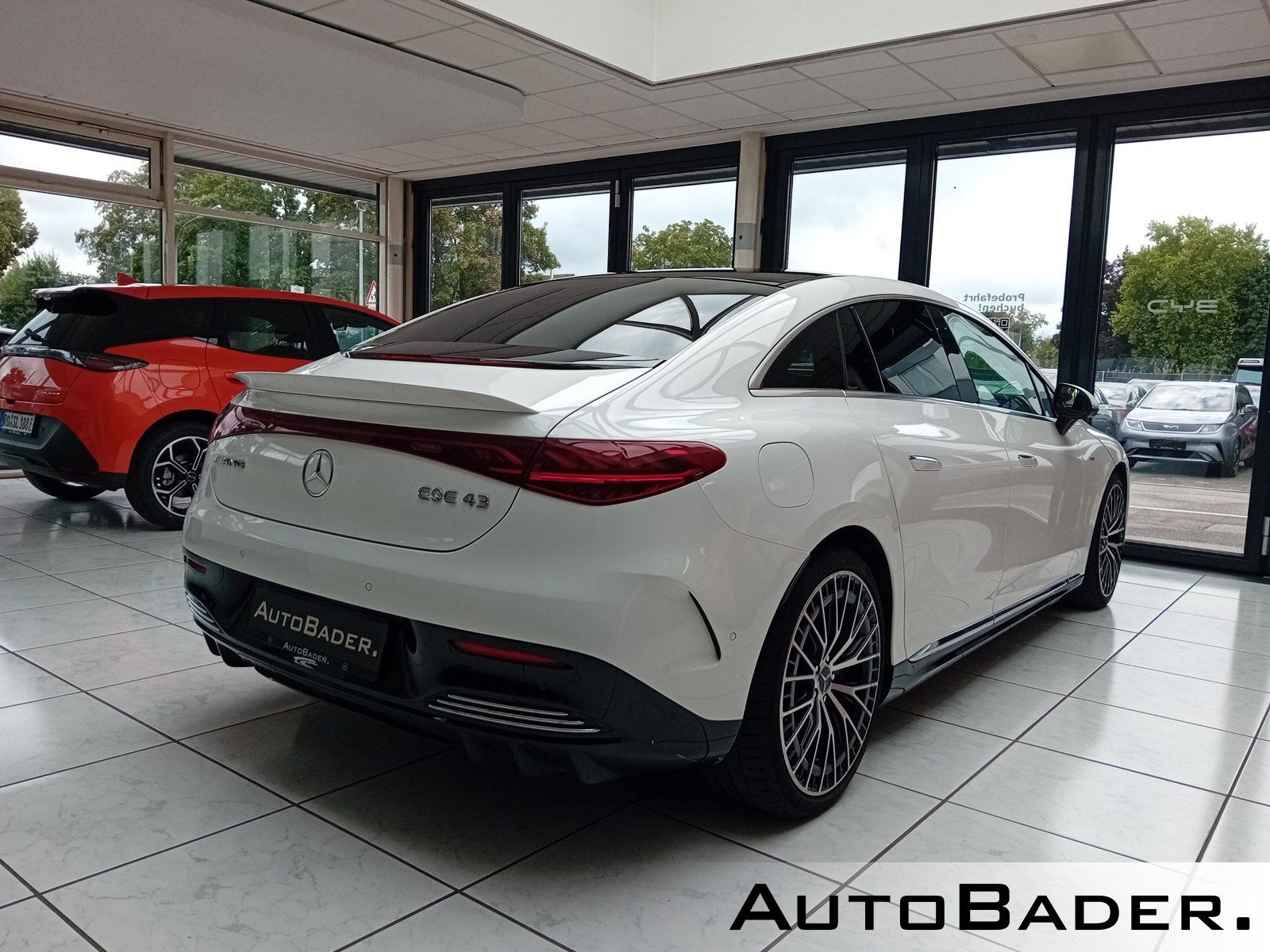 Mercedes-Benz EQE 43 4M PREMIUM PSD AIRMATIC FahrAss 360° 21 foto 3