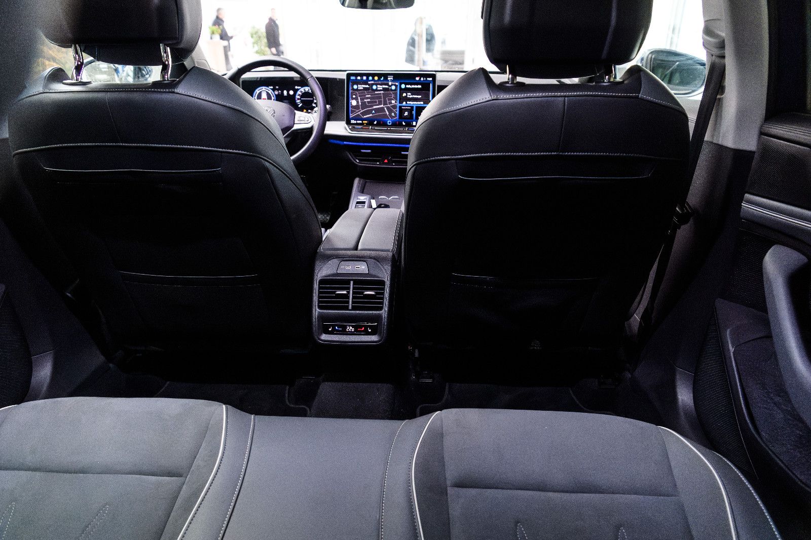 Fahrzeugabbildung Volkswagen Passat Variant 2.0 TDI 110 kW+AHK+SHZ+STANDHEIZU