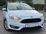 Ford Focus Lim. 1.5 TDCi Navi PDC (Facelift) - Ford Focus mit Diesel-Antrieb: Limousine, Automatik