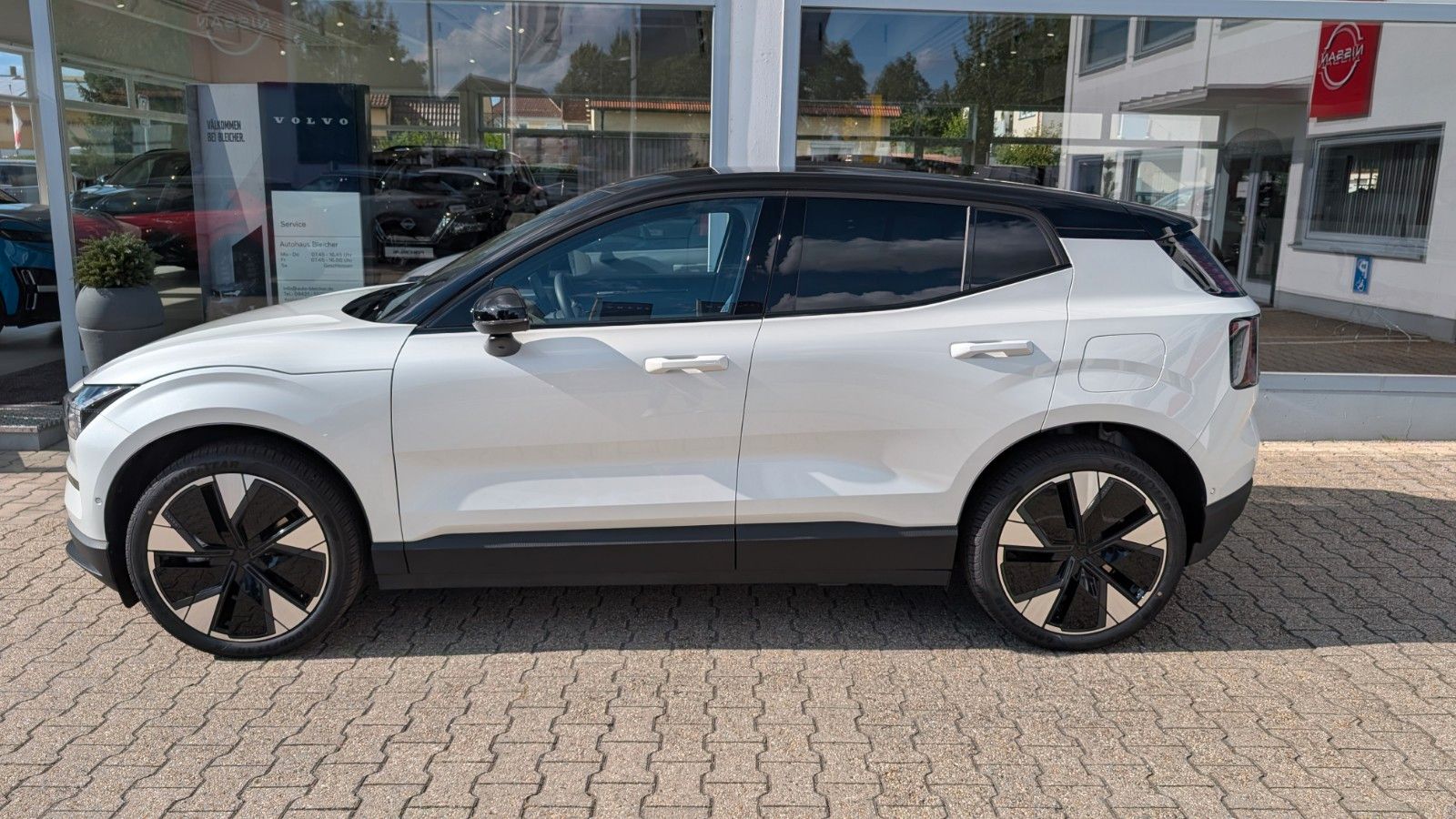 Fahrzeugabbildung Volvo EX30 Ultra Panoramadach | 360° | ACC