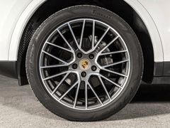 Fahrzeugabbildung Porsche Cayenne *SPORT-CHRONO* (PDLS/PANO/PASM/21"/CAM