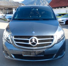 Mercedes V 220 - 12