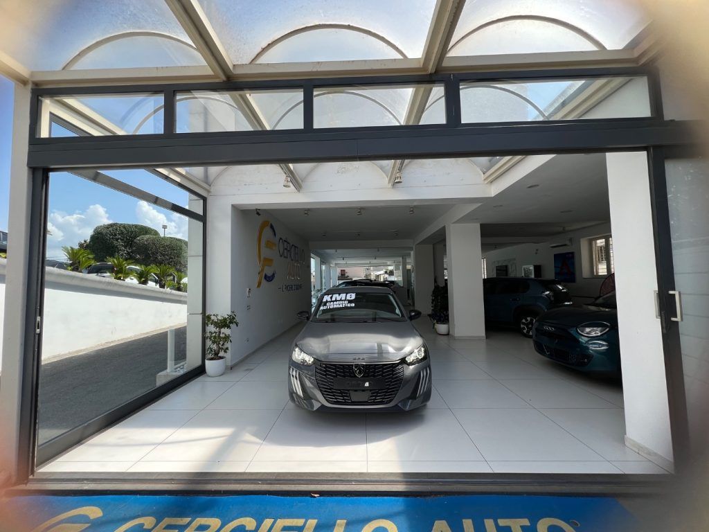 Peugeot 208 Allure Hybrid 110 e-DCS6 auto tua da imagem 3