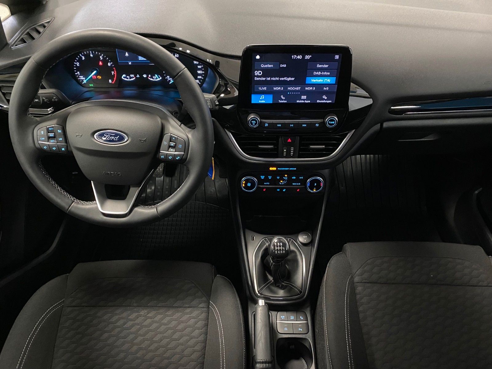 Fahrzeugabbildung Ford Fiesta 1.0 EcoBoost Titanium+LED+ALLWETTER+I-ACC