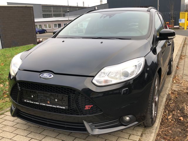 Ford Focus Turnier ST  Leder+Cam.+Led+Vollausstattung