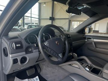 Porsche Cayenne - 7