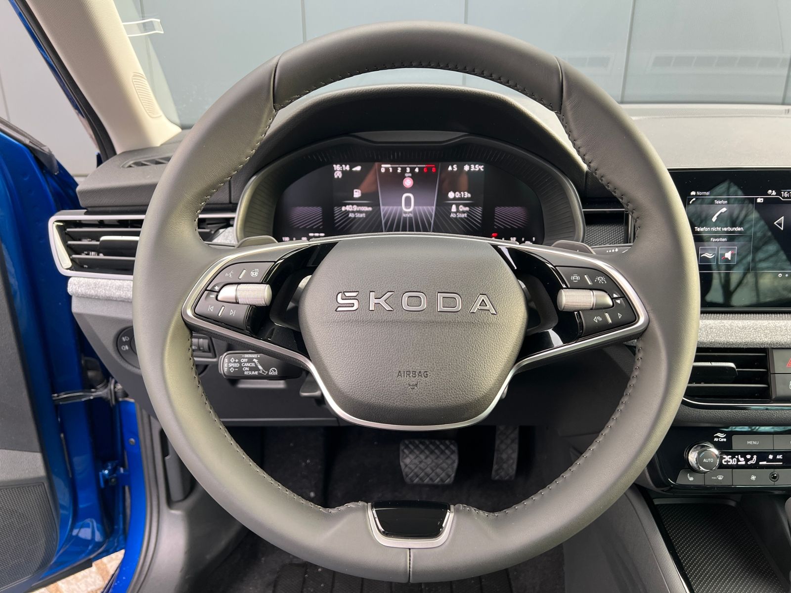 Fahrzeugabbildung SKODA Kamiq Selection 1.0 TSI DSG *Vorb. AHK, LED, ACC