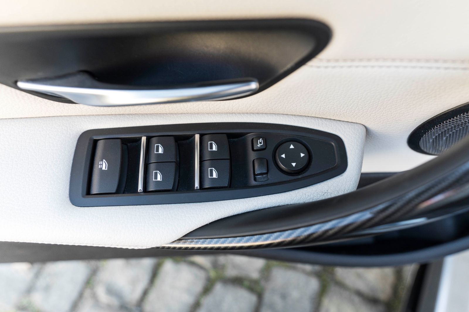 Fahrzeugabbildung BMW 430I Cabrio M-PERFORMANCE HUD H&K KAM CARPLAY