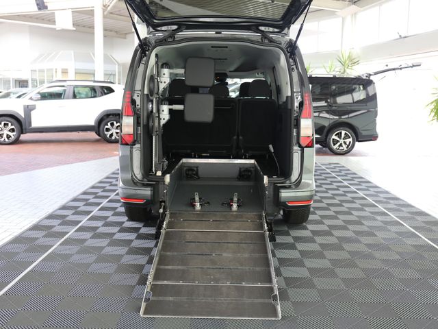 Volkswagen Caddy Maxi 1.5TSI DSG NAVI ACC ROLLSTUHLRAMPE