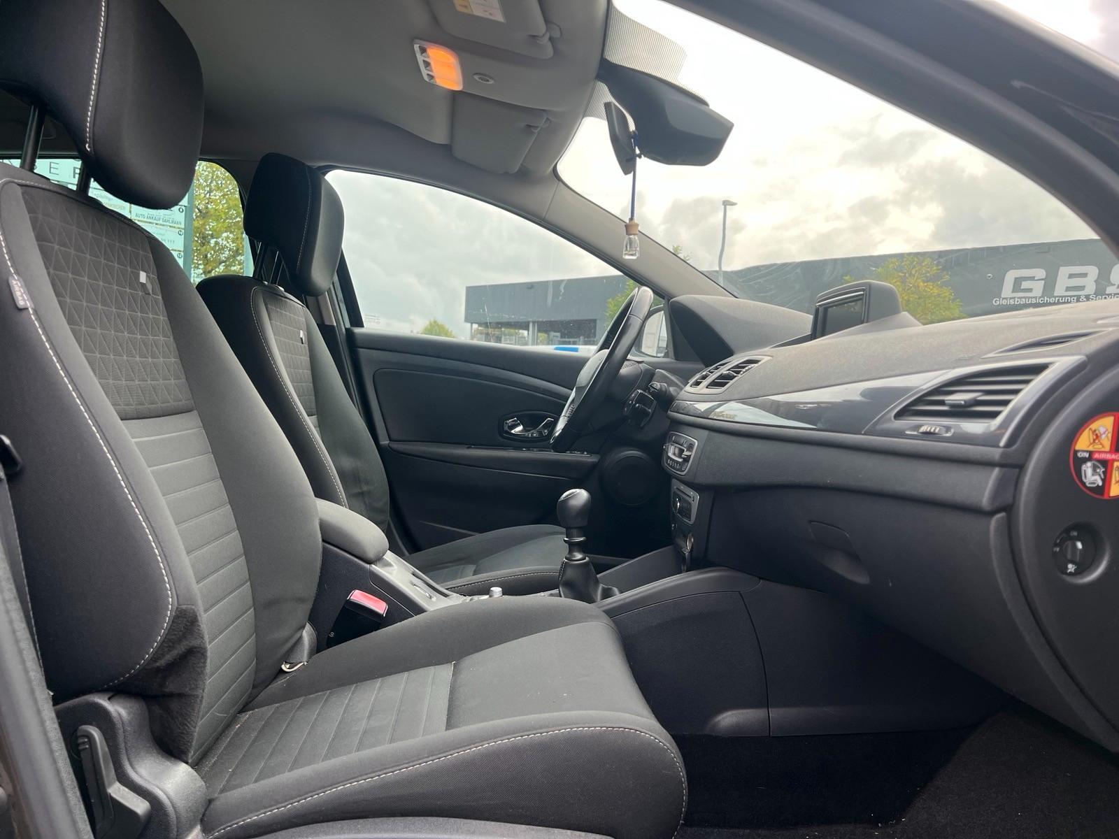 Renault Megane 2015 — photo 9