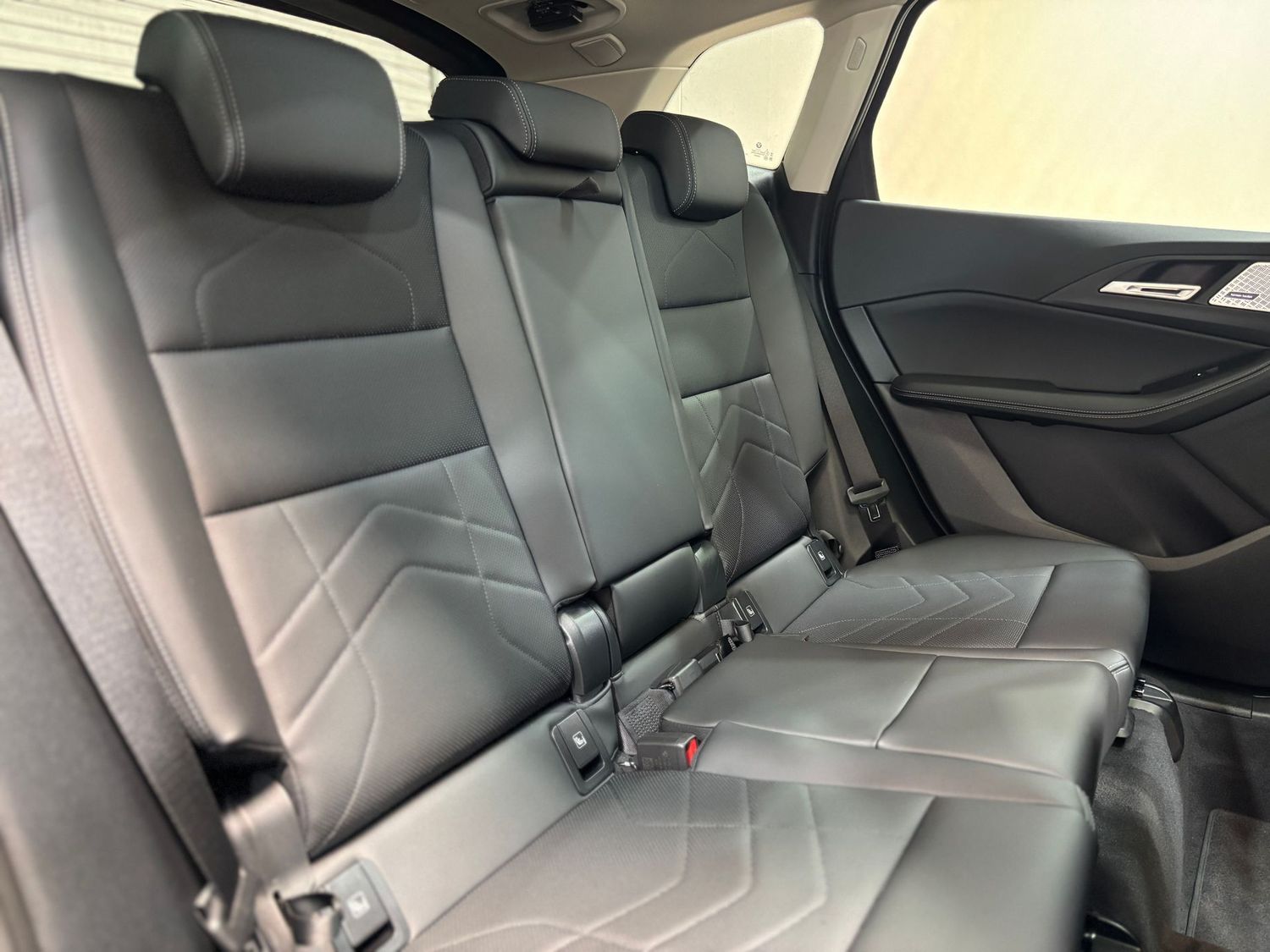 Fahrzeugabbildung BMW 218 Active Tourer Luxury Line Pano#HeadUp#H&K#Ka