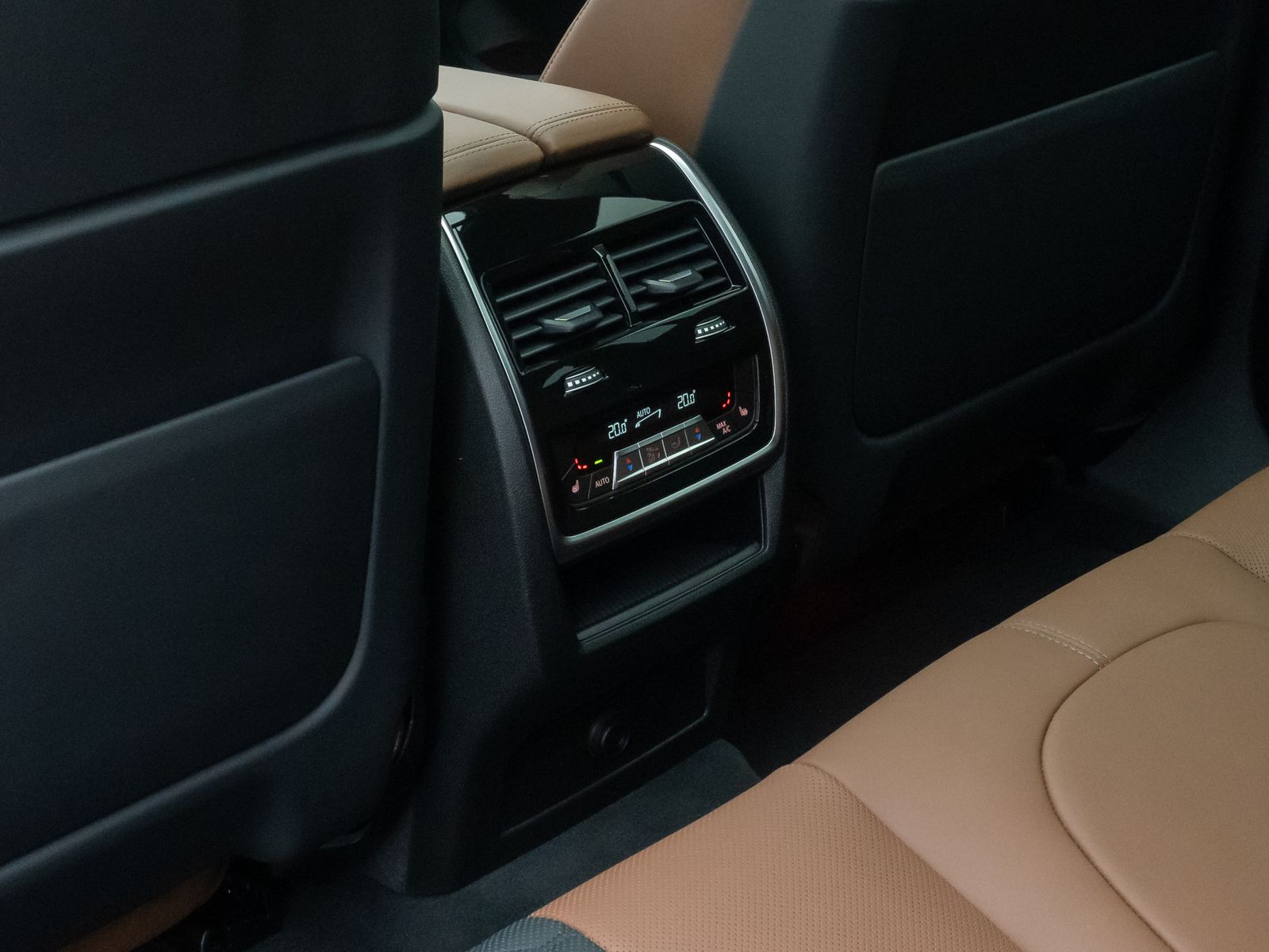 Fahrzeugabbildung BMW X6 M Competition DAB Massage 360&deg; SoftClose Voll
