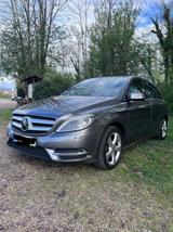 Mercedes-Benz B 180 - Mercedes-Benz B 180 Gebrauchtwagen in Freiburg