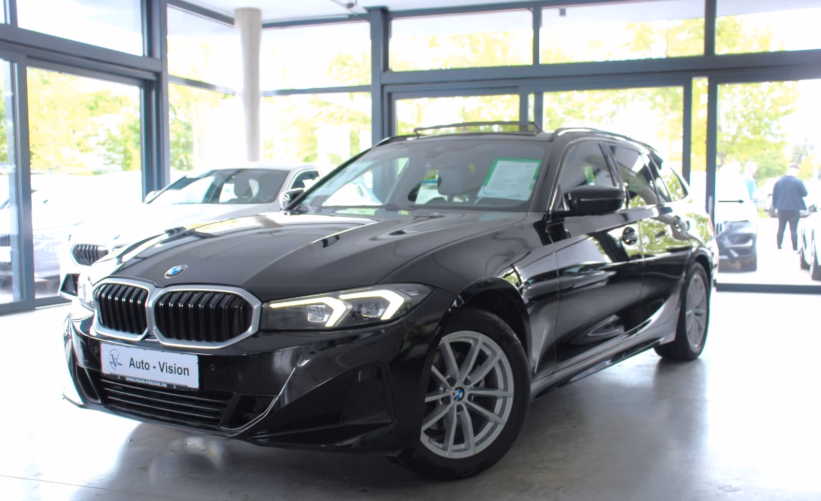 BMW 320d xDrive (G21N) *LED*Sportsitze*StHz*AHK*Pano