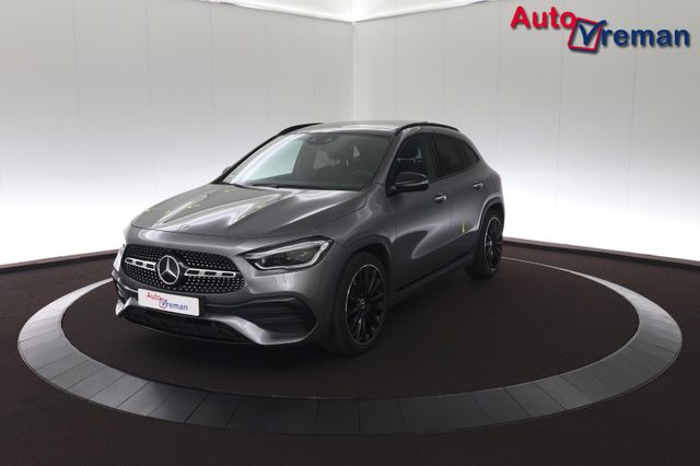 MERCEDES-BENZ GLA-klasse 200 Business Solution AMG -Pano / Mem
