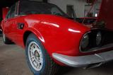 Fiat Dino 2400 Coupe Bertone - Fiat Dino mit Benzin-Antrieb: Sportwagen