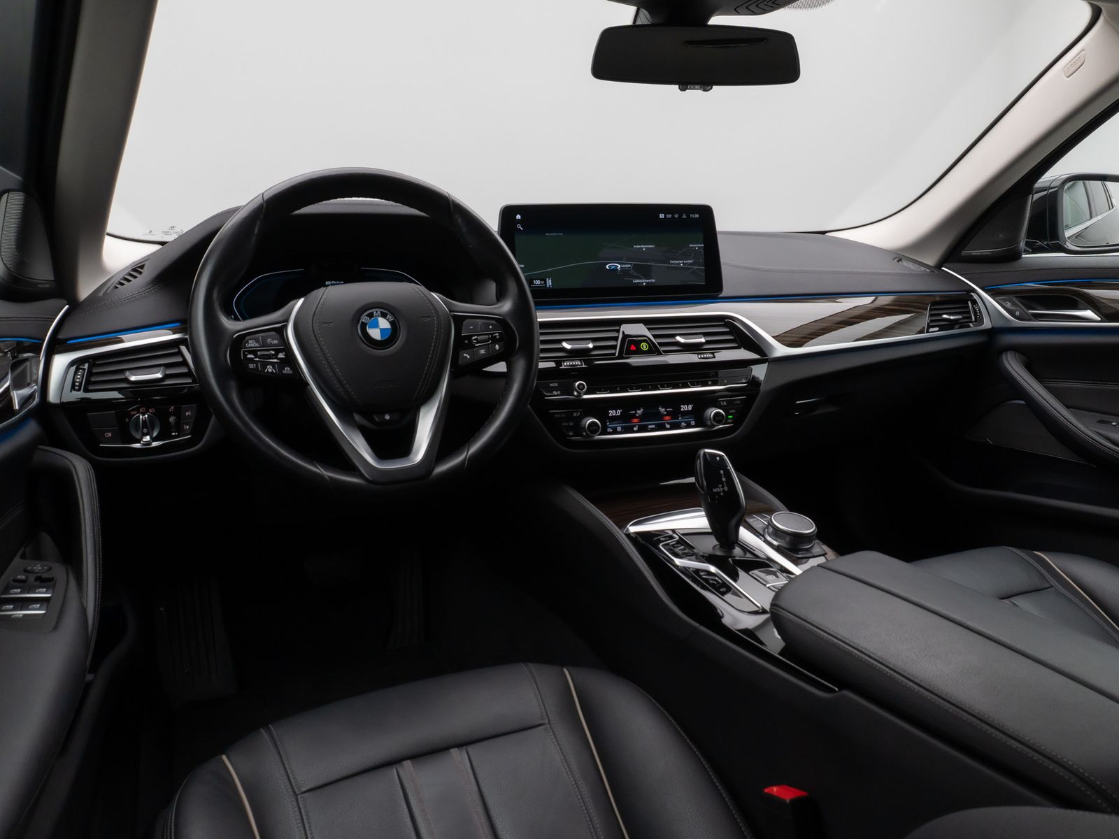 Fahrzeugabbildung BMW 530e xD LuxuryLine 360°Laser HUD DAB H/K ACC AHK