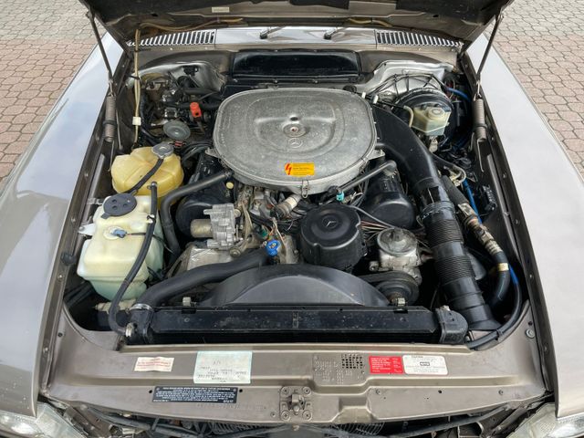 Mercedes-Benz SL 560