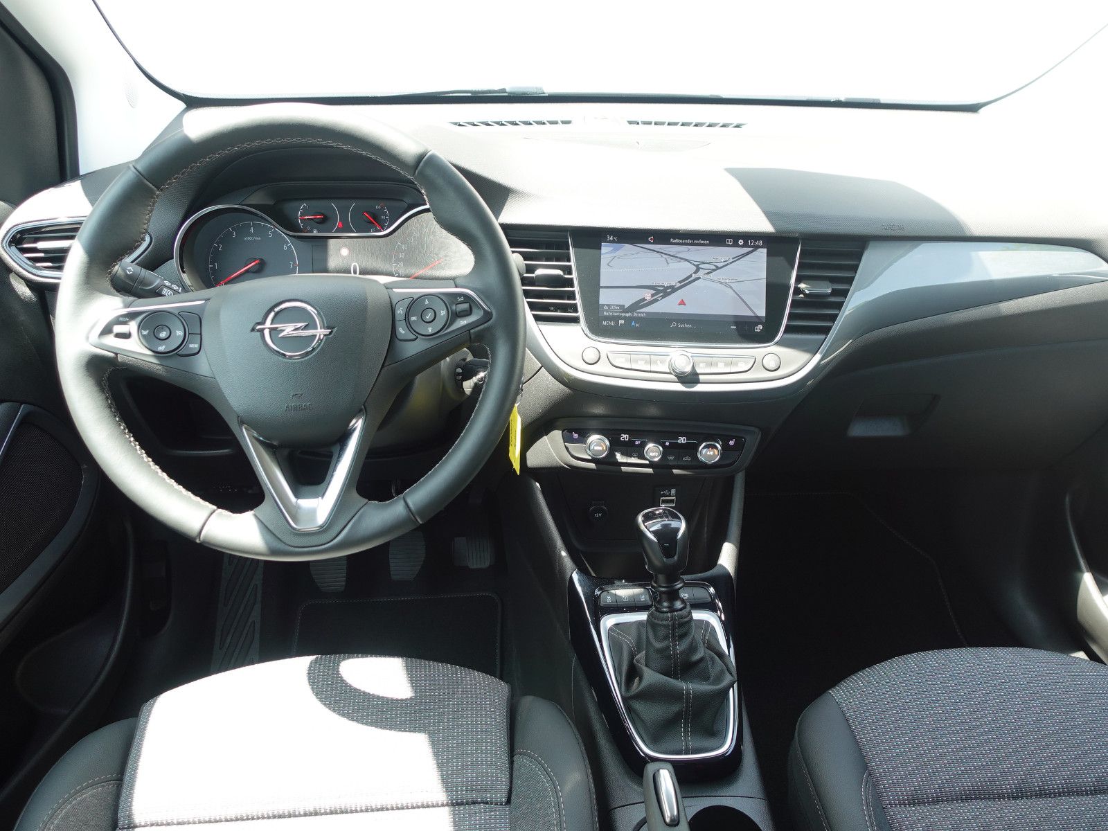 Fahrzeugabbildung Opel Crossland Innovation 1.2T,Navi,Kamera,Sitzhzg