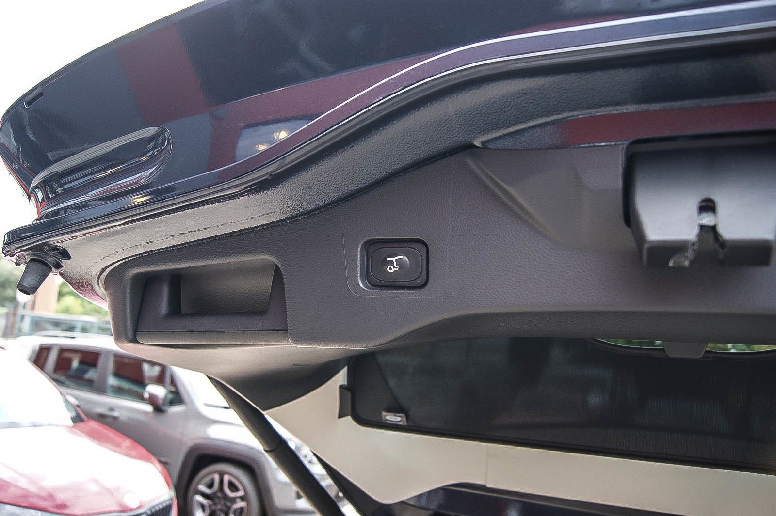 Fahrzeugabbildung Ford Mondeo Turnier 2.0 Hybrid Vignale 1.HAND ANHÄNZV