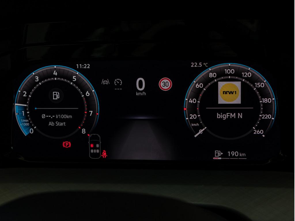Volkswagen Golf VIII 1.5 l 116 PS 6-Gang **LICHT/KOMFORT**, миниатюра 25