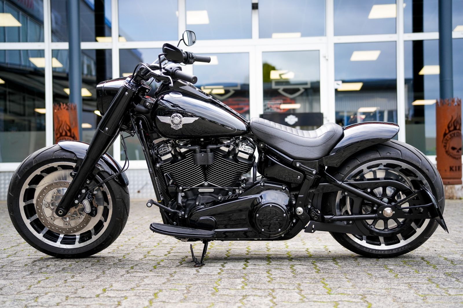 Fahrzeugabbildung Harley-Davidson SOFTAIL FAT BOY FLFBS 114 - JEKILL&HYDE -