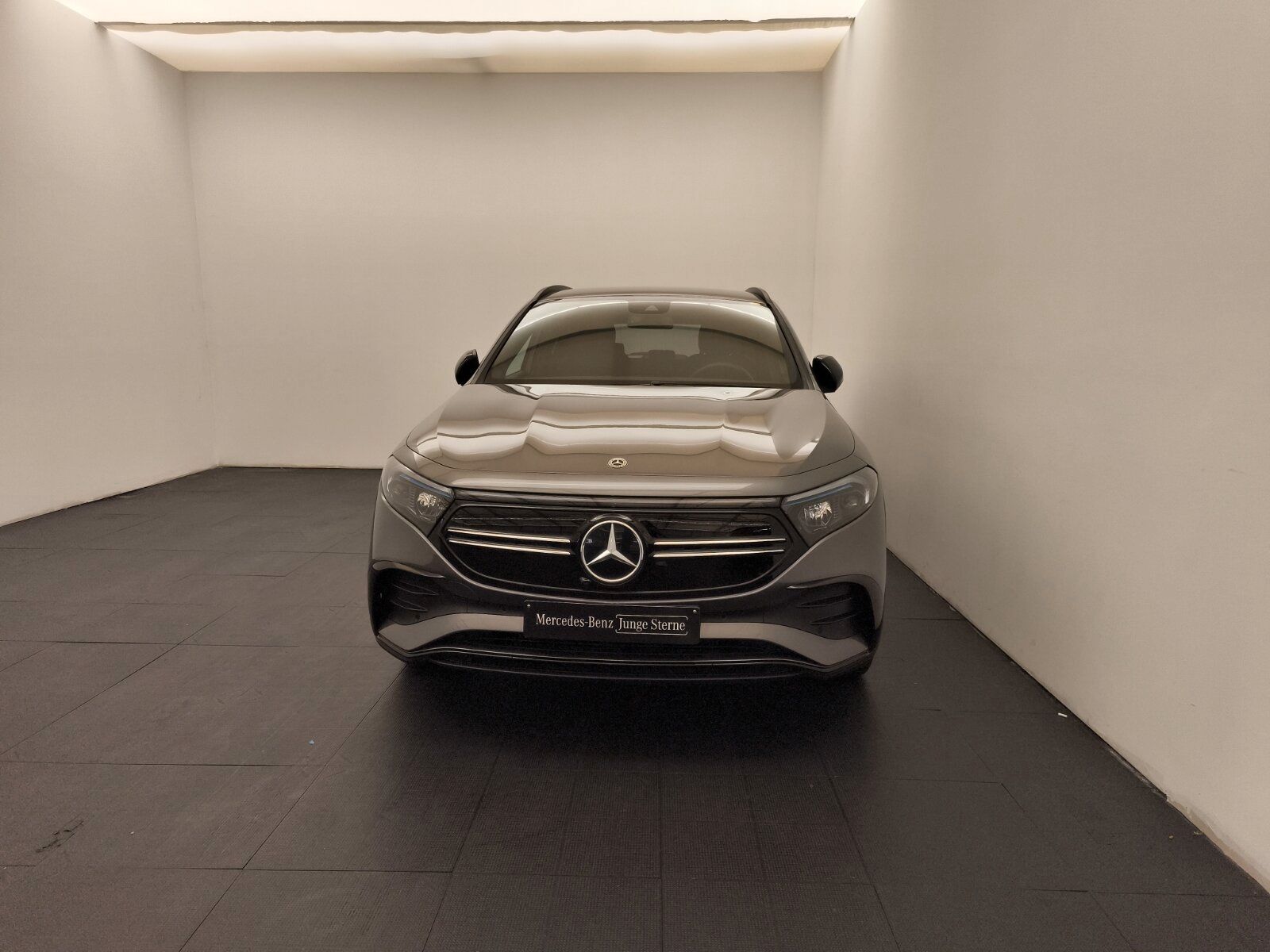 Mercedes-Benz EQA 300 4M AMG RüCam LED Totw Night 11KW MBUX imagem 2