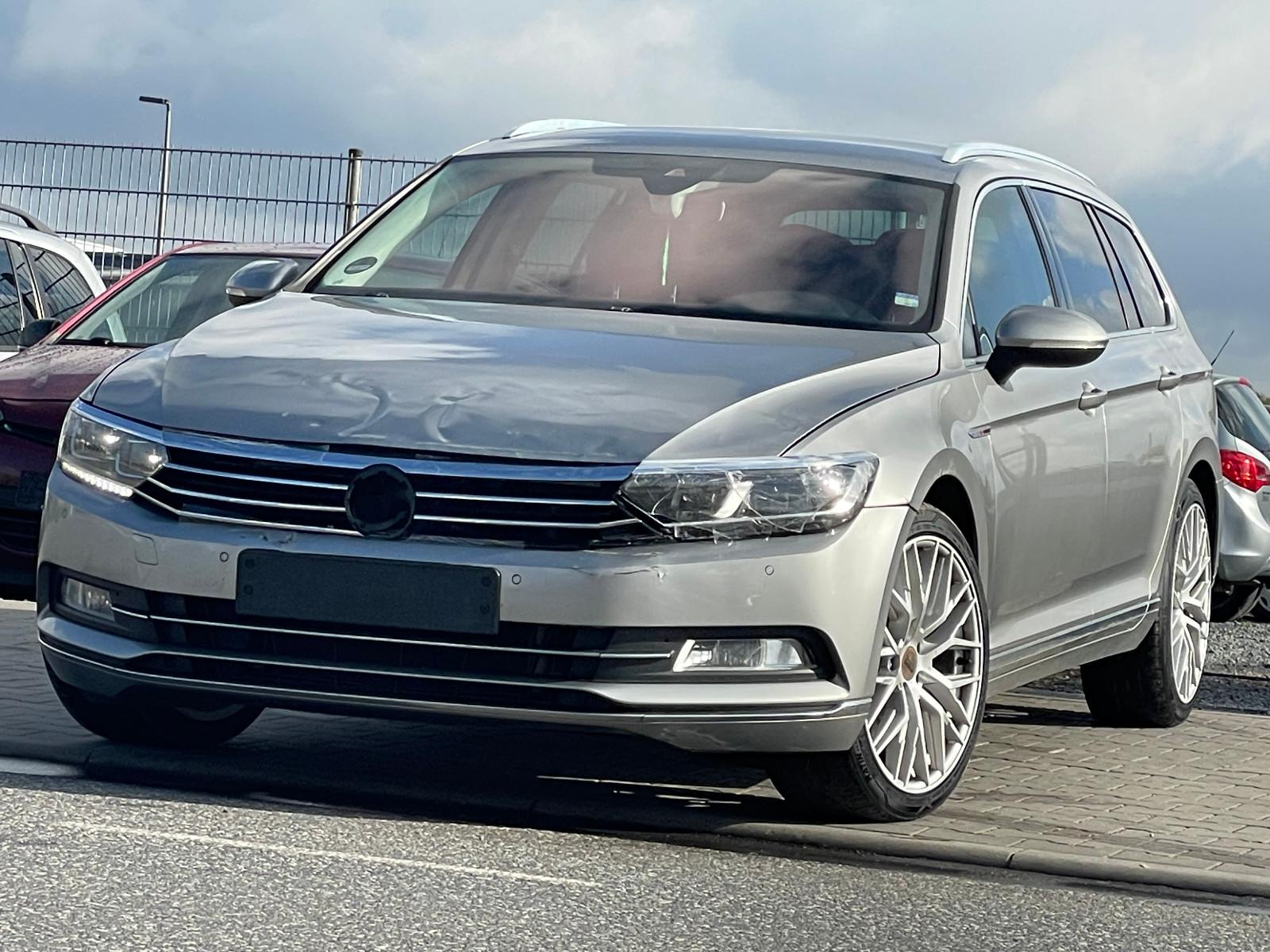Volkswagen Passat 2015 — rear view