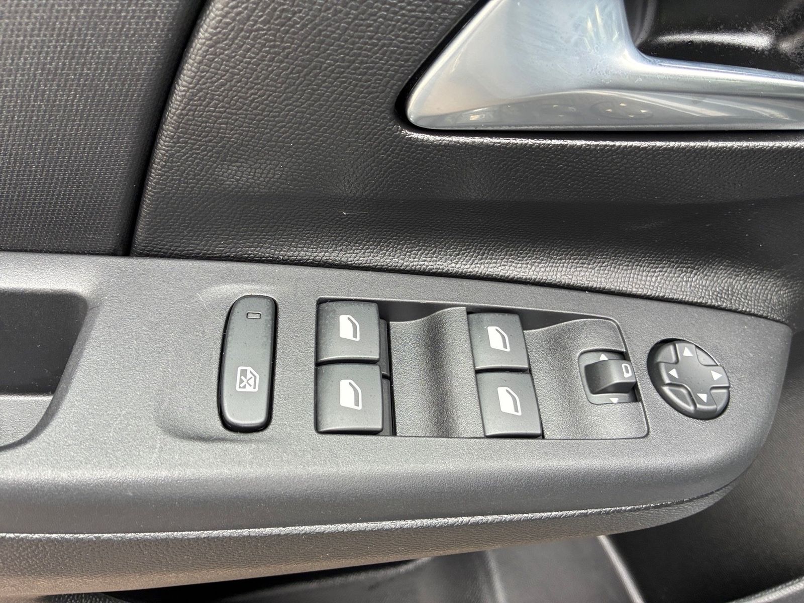 Fahrzeugabbildung Opel Corsa F 1.2 Turbo Edition Automatik LED,SHZ,PDC