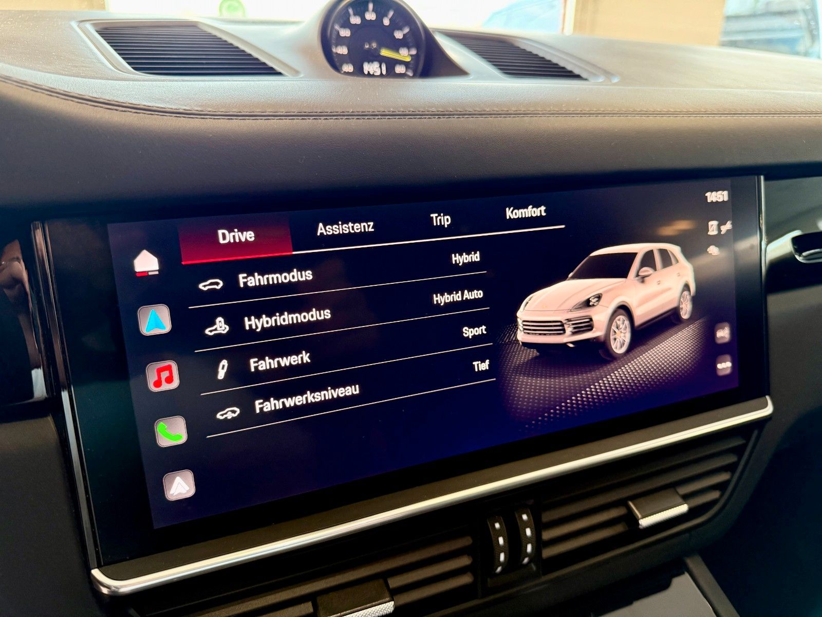 Fahrzeugabbildung Porsche Cayenne E-Hybrid Panorama/Luftfederung/ACC
