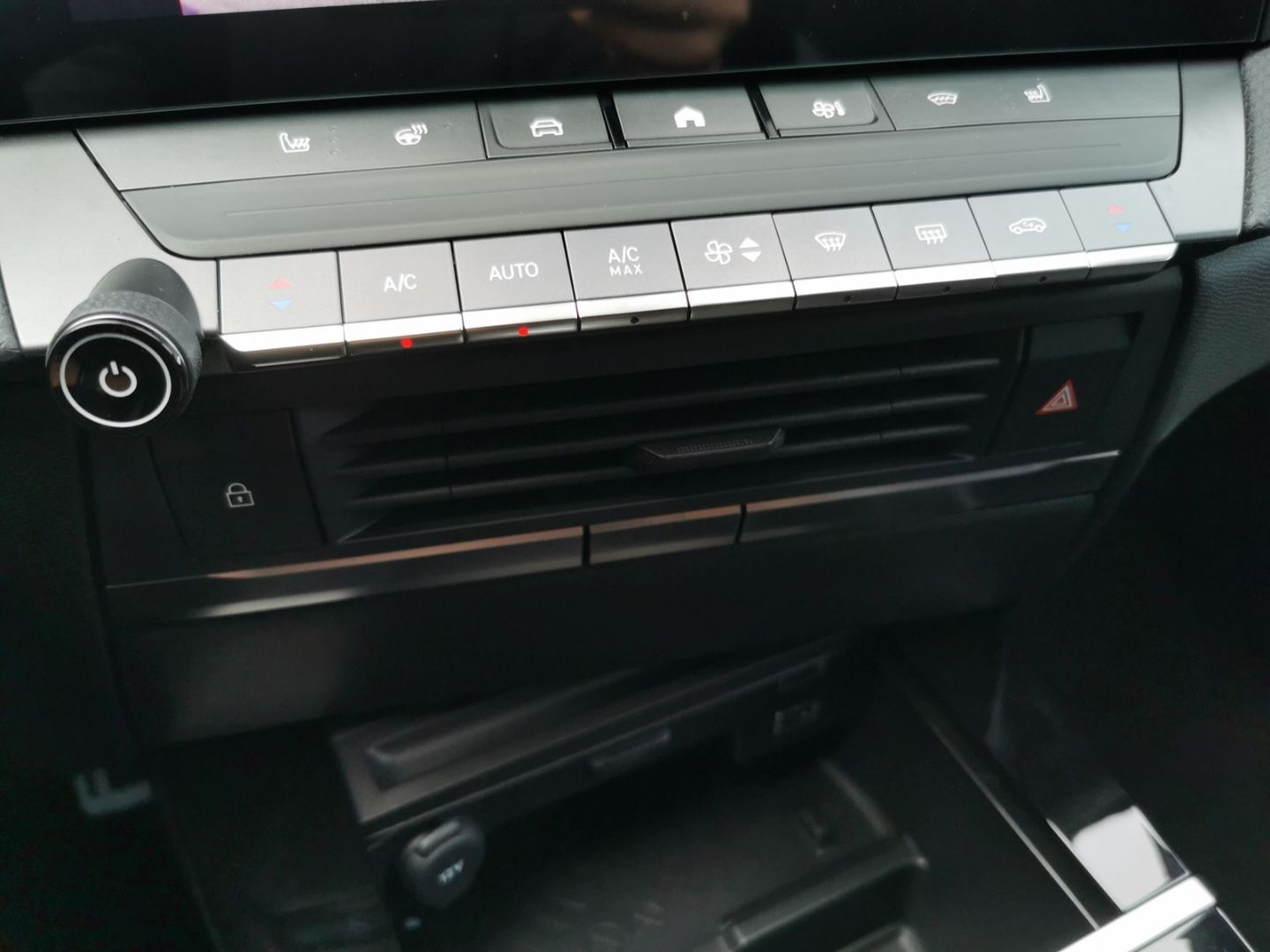 Fahrzeugabbildung Opel Astra Ultimate HUD Panorama Navi Memory Sitz SHZ