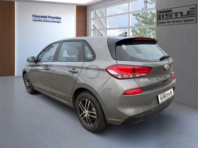 Fahrzeugabbildung Hyundai i30 Soko Navi 1.4 +NAVI+CARPLAY+RADIO+KLIMA+SHZ+