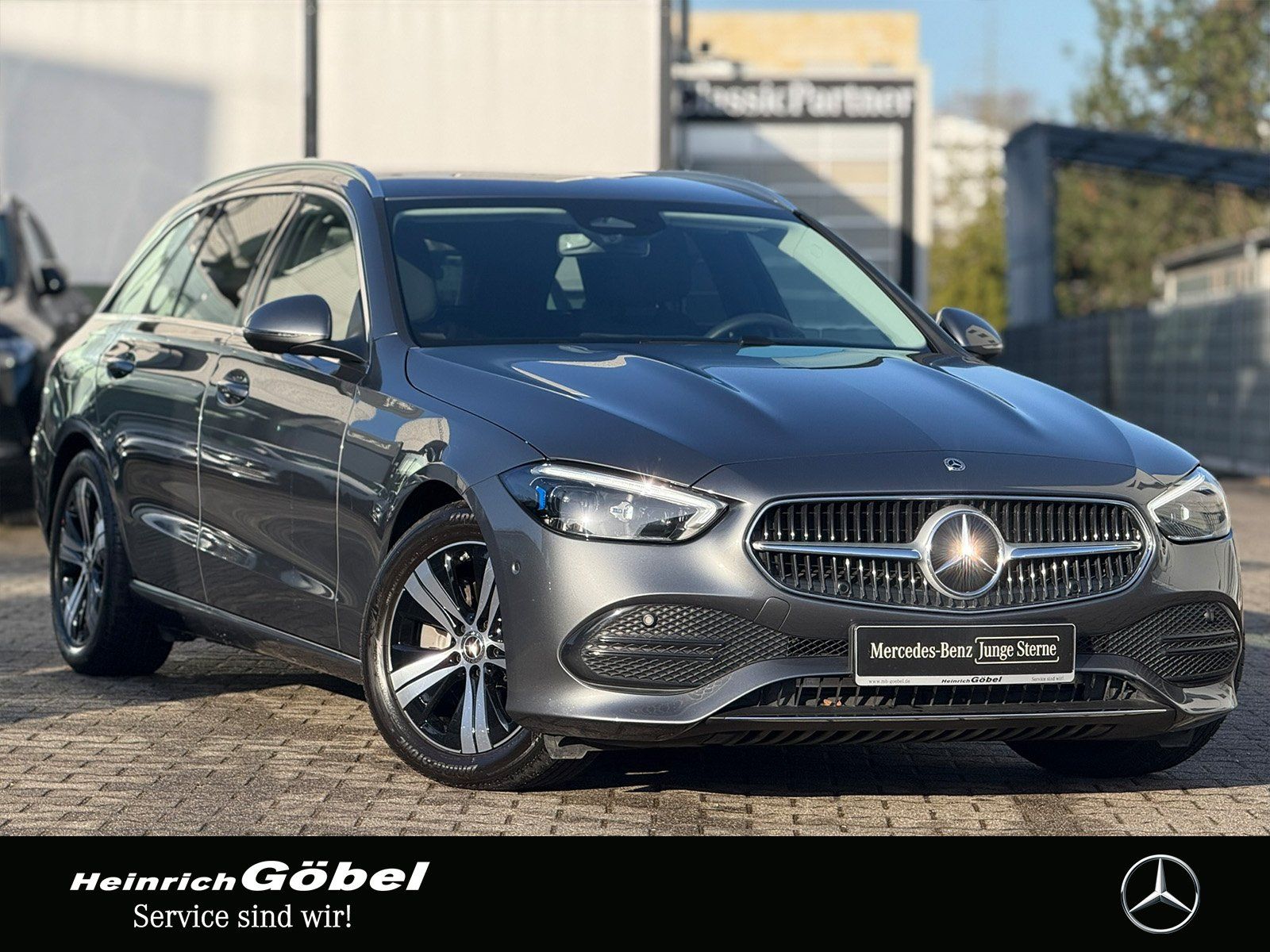 Fahrzeugabbildung Mercedes-Benz C 220 d T 4MATIC*AHK*BURMESTER*DIGITAL LIGHT*
