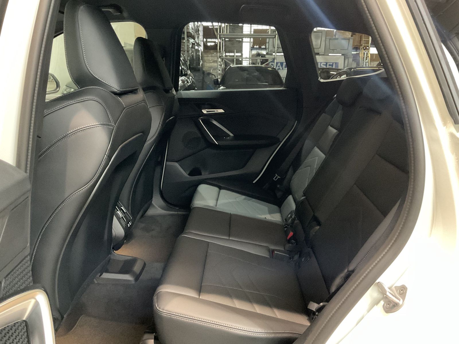 Fahrzeugabbildung BMW X1 sDrive20i 18" LMR, AHK, Komfortzugang DAB