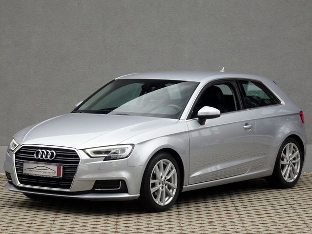 AUDI A3 1,0 TFSI design/LED/Navi/SitzHZG/AHK/17"LMF