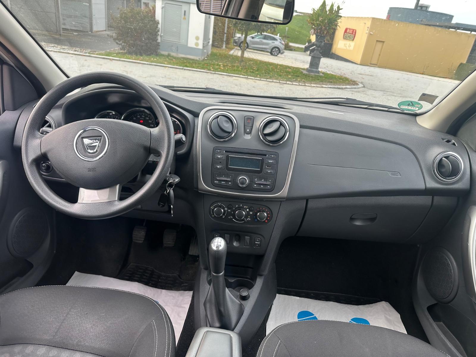 Dacia Logan 2015 — photo 11