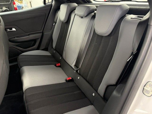Fahrzeugabbildung Opel Mokka Elegance 1.2L 136PS Navi/Kamera!