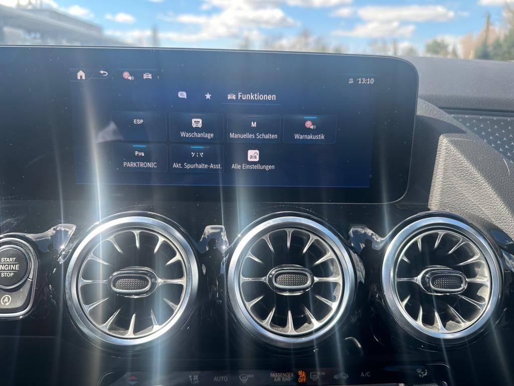 Fahrzeugabbildung Mercedes-Benz GLA 200 Progressive Memo KeyLess LED SHZ Ambie.