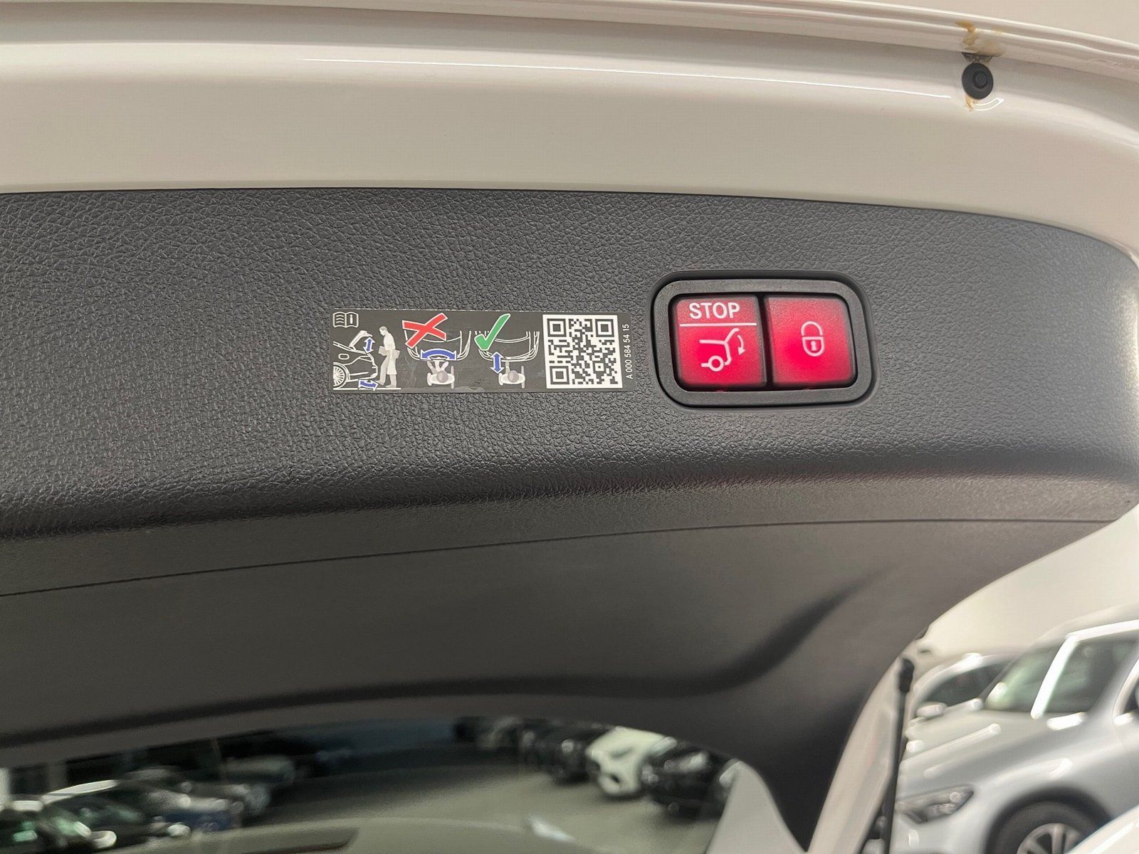 Fahrzeugabbildung Mercedes-Benz GLC 300 de 4M Avantgarde*AHK*Distronic*Pano*360*