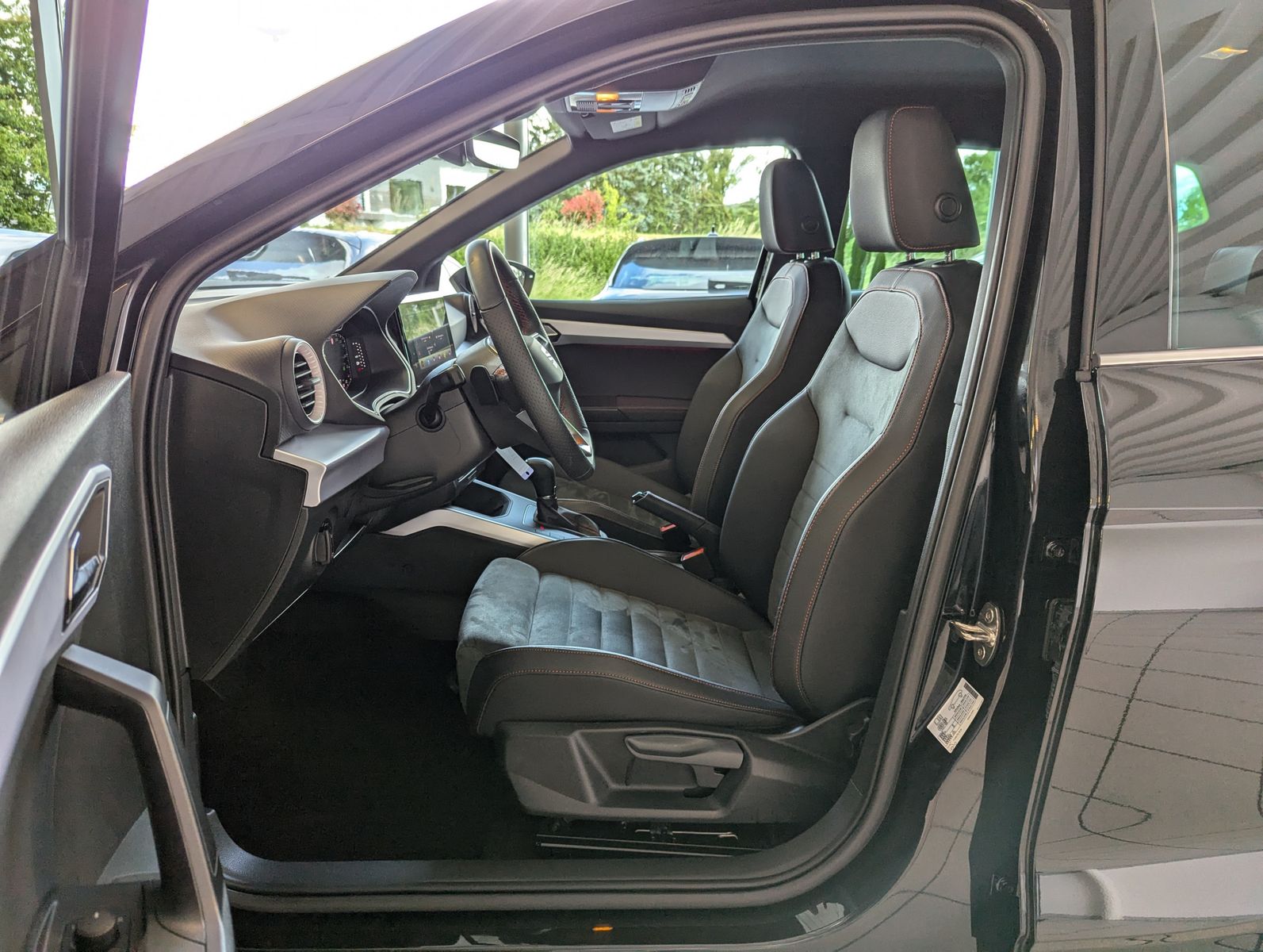 SEAT Arona 1.0 TSI FR DSG LED Dinamica ACC AHK Kamera - Image 12